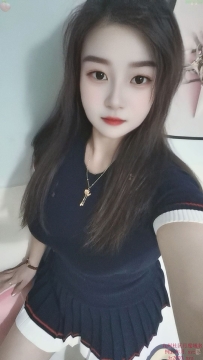 白云荣荣肤白大胸妹